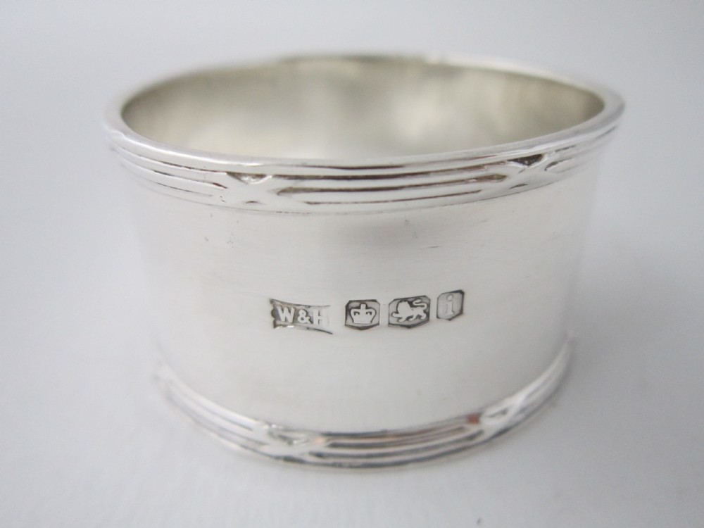 Antique George V Sterling Silver Ribbon & Reed Napkin Ring - 1926 View IV