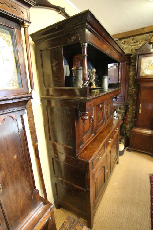 FINE 18TH CENTURY WELSH OAK TRIDARN CUPBOARDDRESSER - ADDITIONAL PHOTO 9