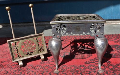 FINE 19TH CENTURY WELSH FIRESIDE FOOTMAN TRIVET - ADDITIONAL PHOTO 1