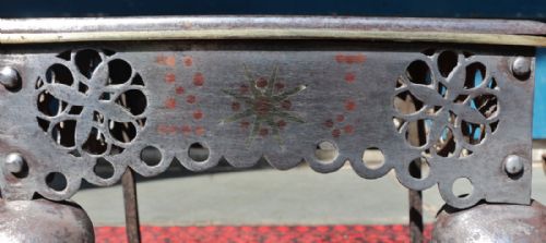 FINE 19TH CENTURY WELSH FIRESIDE FOOTMAN TRIVET - ADDITIONAL PHOTO 5