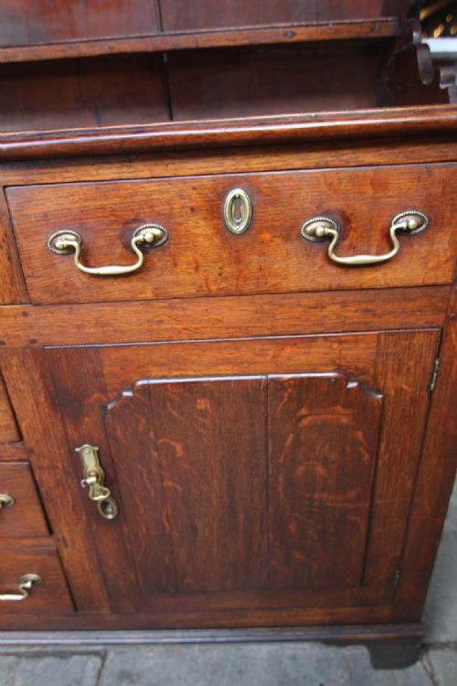 GOOD 5FT LATE GEORGIAN OAK DRESSER PLATES - ADDITIONAL PHOTO 5