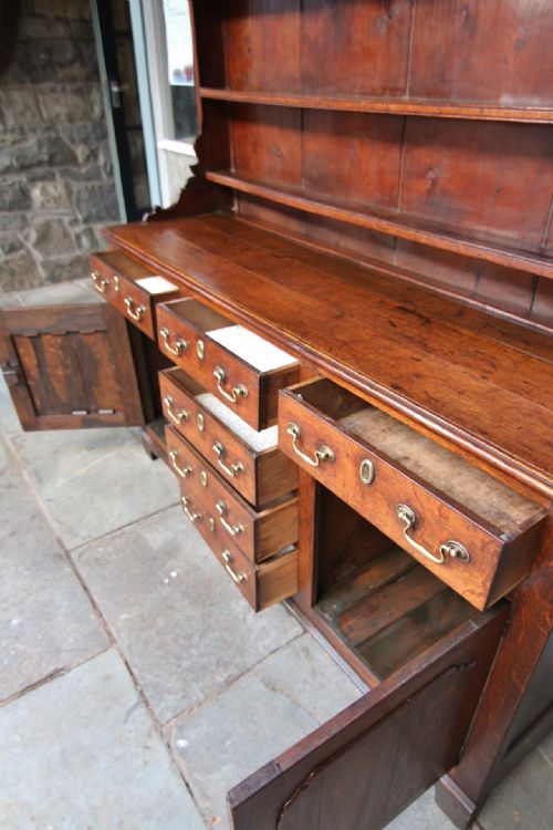GOOD 5FT LATE GEORGIAN OAK DRESSER PLATES - ADDITIONAL PHOTO 6