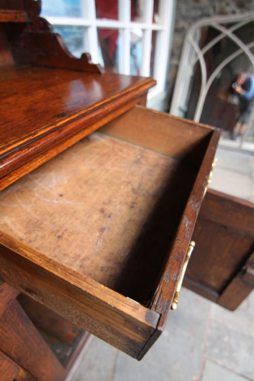 GOOD 5FT LATE GEORGIAN OAK DRESSER PLATES - ADDITIONAL PHOTO 9