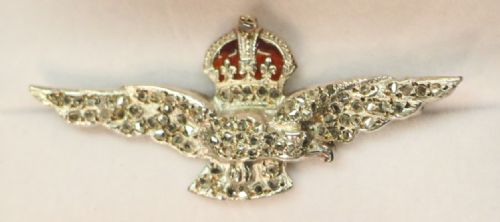 fig 1. 9CARAT WHITE GOLD RAF PATHFINDER SQUADRON PIN BADGE