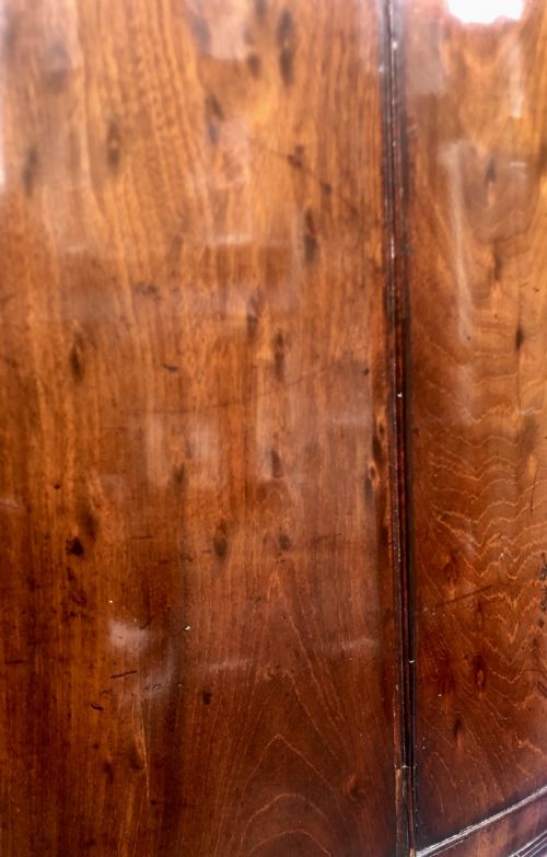 BOW FRONTED GEORGIAN MAHOGANY CORNER CUPBOARD - ADDITIONAL PHOTO 1