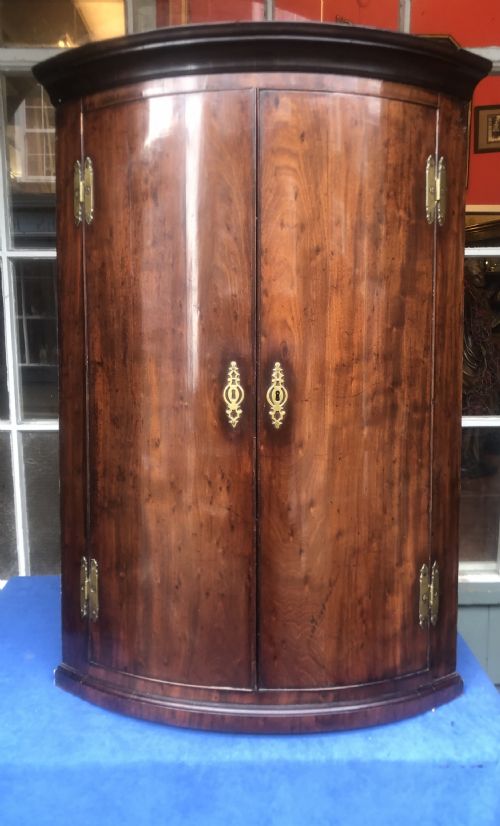 BOW FRONTED GEORGIAN MAHOGANY CORNER CUPBOARD - ADDITIONAL PHOTO 3