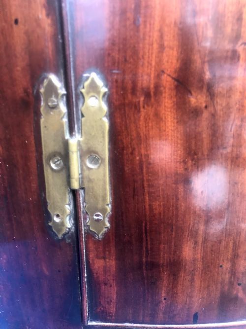 BOW FRONTED GEORGIAN MAHOGANY CORNER CUPBOARD - ADDITIONAL PHOTO 8