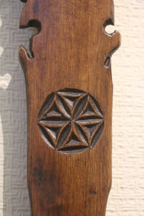 19TH CENTURY CARVED DISTAFF - ADDITIONAL PHOTO 11