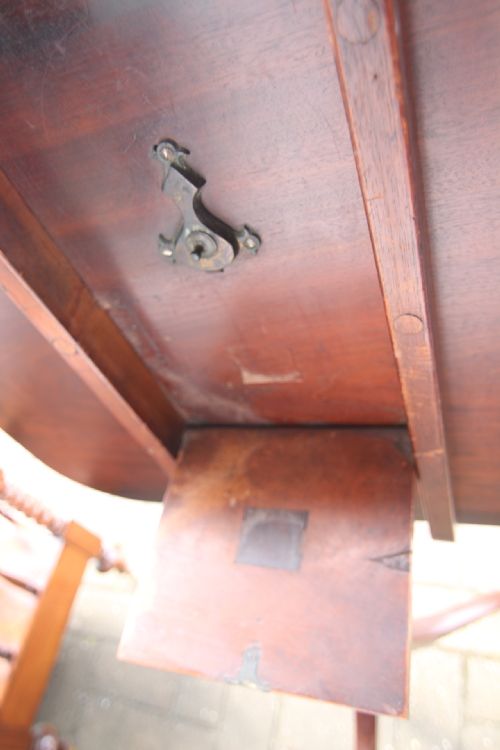 19TH CENTURY TILT TOP MAHOGANY WINE TABLE - ADDITIONAL PHOTO 7