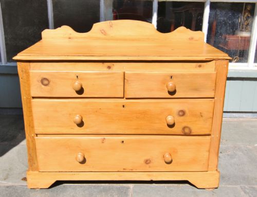 19TH CENTURY WELSH 4 DRAWER PINE CHEST OF DRAWERS - ADDITIONAL PHOTO 1