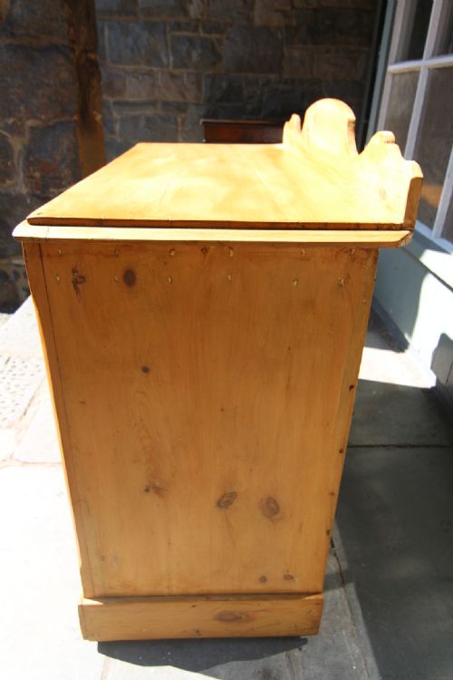 19TH CENTURY WELSH 4 DRAWER PINE CHEST OF DRAWERS - ADDITIONAL PHOTO 8