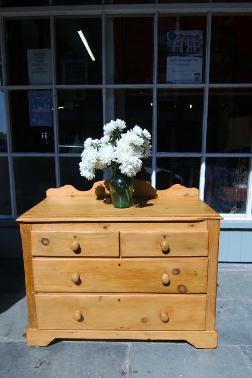 19TH CENTURY WELSH 4 DRAWER PINE CHEST OF DRAWERS - ADDITIONAL PHOTO 10