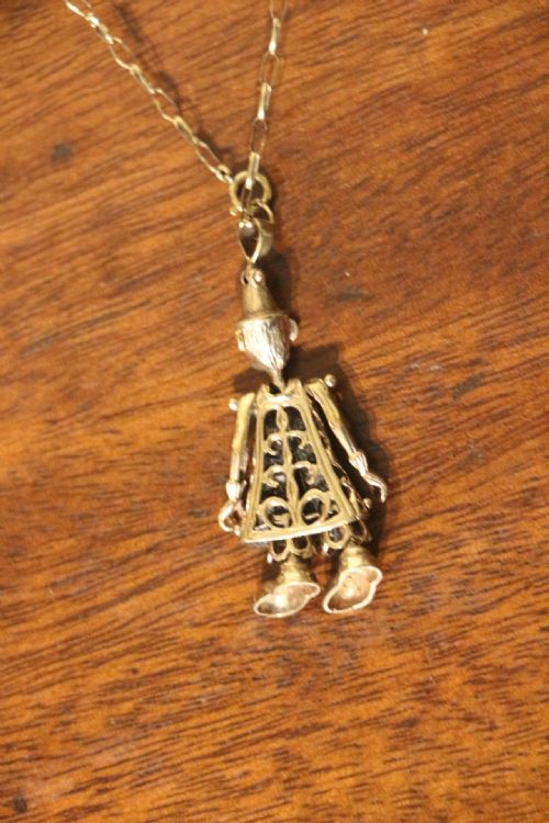 9CT GOLD JEWELLED CLOWN FIGURE ON GOLD CHAIN - ADDITIONAL PHOTO 3