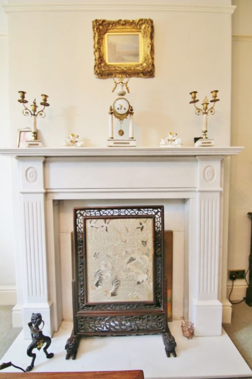 FINE 19TH CENTURY HARDWOOD CHINESE SILK FIRESCREEN - ADDITIONAL PHOTO 3