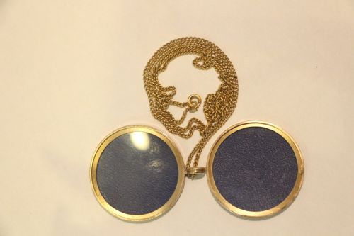 LARGE 9CT GOLD INVESTITURE OF PRINCE OF WALES LOCKET WITH WELSH DRAGON CAERNARFON CASTLE - ADDITIONAL PHOTO 2