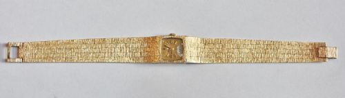 VINTAGE 9CT SOLID GOLD LADIES ACCURIST WATCH