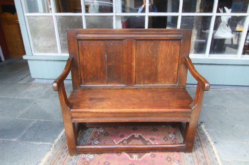 SMALL ATTRACTIVE OAK TWO PANEL SETTLE - ADDITIONAL PHOTO 1
