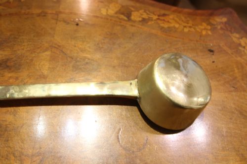 LARGE HEAVY DUTY EARLY GEORGIAN BRASS LADLE - ADDITIONAL PHOTO 2