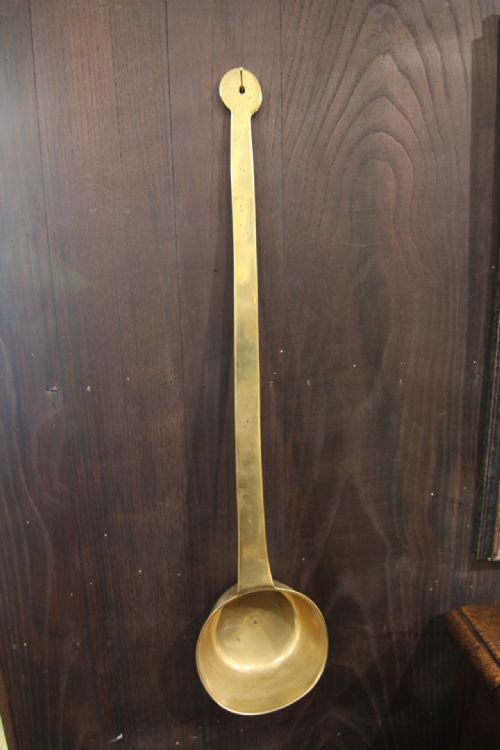 LARGE HEAVY DUTY EARLY GEORGIAN BRASS LADLE - ADDITIONAL PHOTO 4