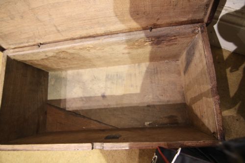EARLY WELSH OAK COFFOR BACH TYPE MARRIAGE CHEST WITH HEARTS - ADDITIONAL PHOTO 7