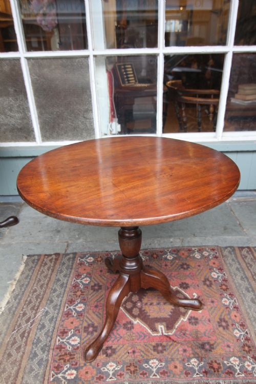 18TH CENTURY GOLDEN MAHOGANY TILT TOP TRIPOD TABLE - ADDITIONAL PHOTO 1