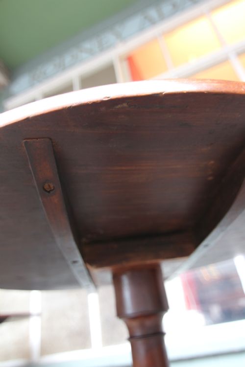 18TH CENTURY GOLDEN MAHOGANY TILT TOP TRIPOD TABLE - ADDITIONAL PHOTO 4