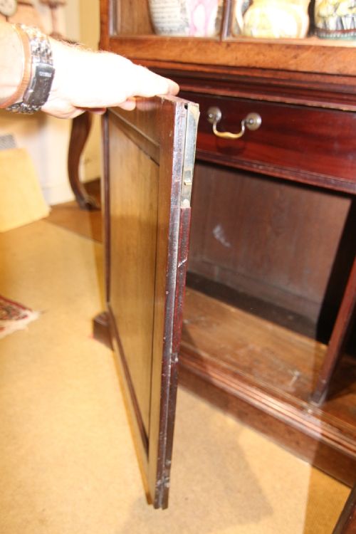 FINE GEORGIAN MAHOGANY GLAZED DISPLAY CABINET - ADDITIONAL PHOTO 4