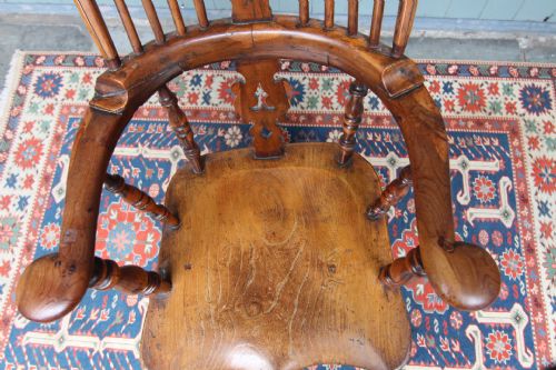 19TH CENTURY YEW AND ELM BROAD ARM WINDSOR - ADDITIONAL PHOTO 5