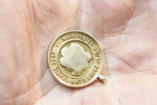 9CT GOLD MANCHESTER TENNIS GOLD MEDAL - ADDITIONAL PHOTO 3
