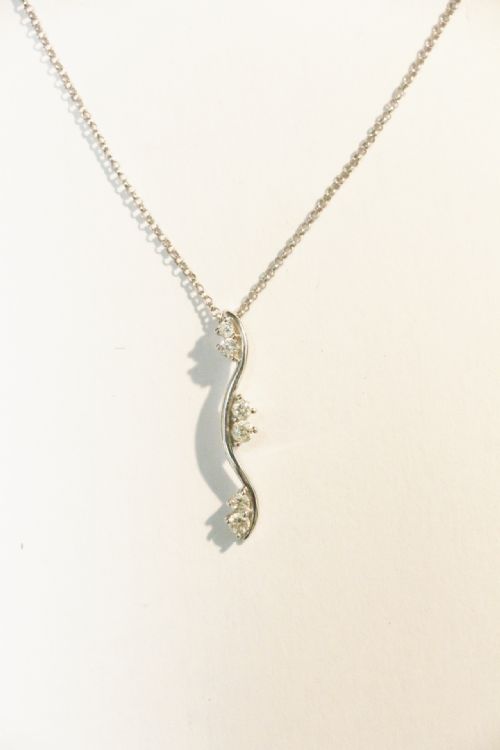 18CT WHITE GOLD NECKLACE PENDANT - ADDITIONAL PHOTO 3