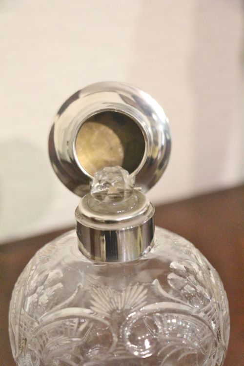 19TH CENTURY SILVER SCENT BOTTLE - ADDITIONAL PHOTO 3