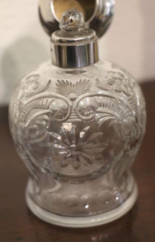 19TH CENTURY SILVER SCENT BOTTLE - ADDITIONAL PHOTO 5