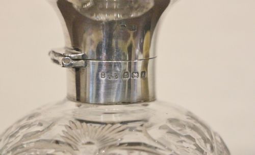 19TH CENTURY SILVER SCENT BOTTLE - ADDITIONAL PHOTO 6