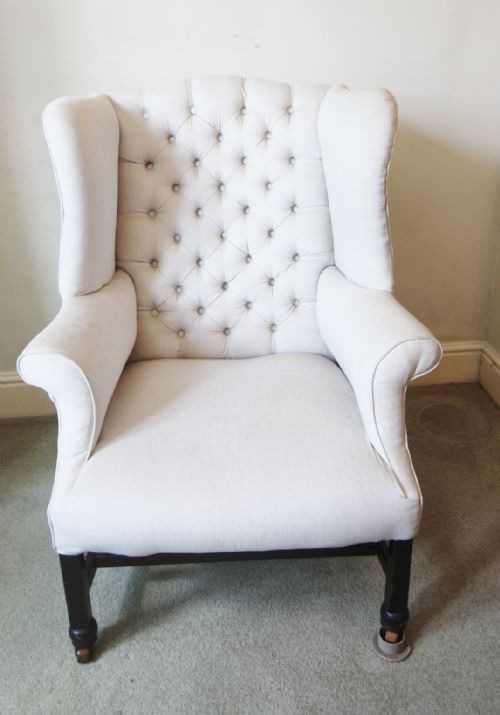 LARGE 18TH CENTURY MID GEORGIAN MAHOGANY WING ARMCHAIR - ADDITIONAL PHOTO 2