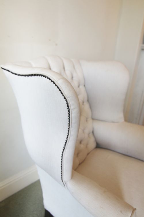 LARGE 18TH CENTURY MID GEORGIAN MAHOGANY WING ARMCHAIR - ADDITIONAL PHOTO 5