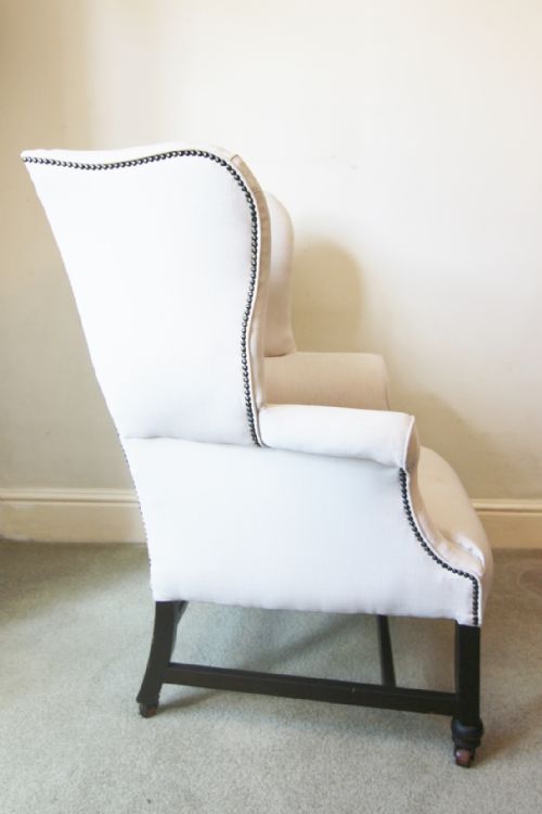 LARGE 18TH CENTURY MID GEORGIAN MAHOGANY WING ARMCHAIR - ADDITIONAL PHOTO 10