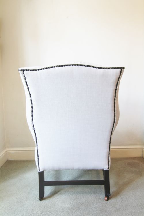 LARGE 18TH CENTURY MID GEORGIAN MAHOGANY WING ARMCHAIR - ADDITIONAL PHOTO 11
