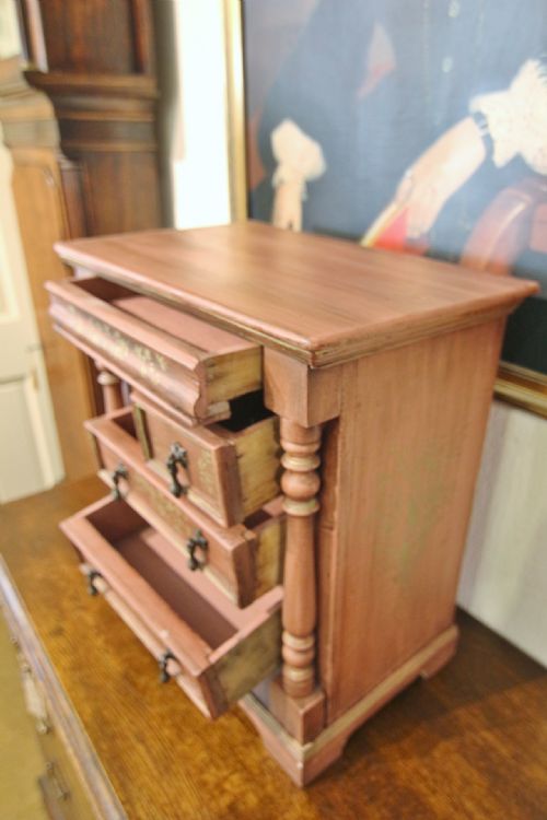 19TH CENTURY MINIATURE APPRENTICE CHEST OF DRAWERS WITH SECRET DRAWER - ADDITIONAL PHOTO 1