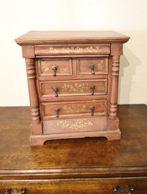 19TH CENTURY MINIATURE APPRENTICE CHEST OF DRAWERS WITH SECRET DRAWER - ADDITIONAL PHOTO 4