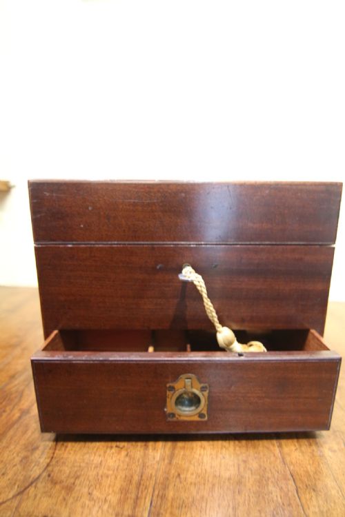 GEORGIAN MAHOGANY BOX WITH DRAWER - ADDITIONAL PHOTO 3