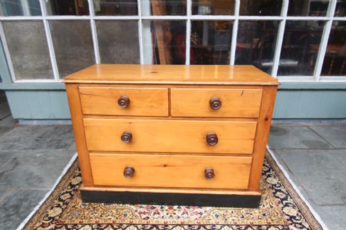 19TH CENTURY PINE 4 DRAWER CHEST OF DRAWERS - ADDITIONAL PHOTO 1