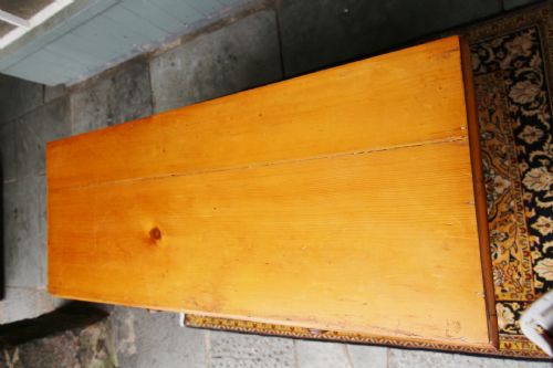 19TH CENTURY PINE 4 DRAWER CHEST OF DRAWERS - ADDITIONAL PHOTO 2