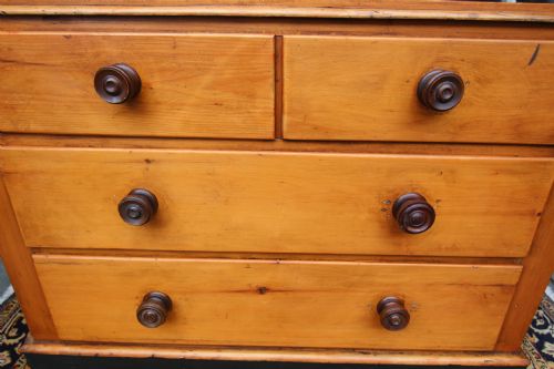 19TH CENTURY PINE 4 DRAWER CHEST OF DRAWERS - ADDITIONAL PHOTO 4