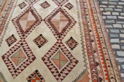 LARGE HEAVY HAND WOVEN ROMANSHAD CARPET - ADDITIONAL PHOTO 2