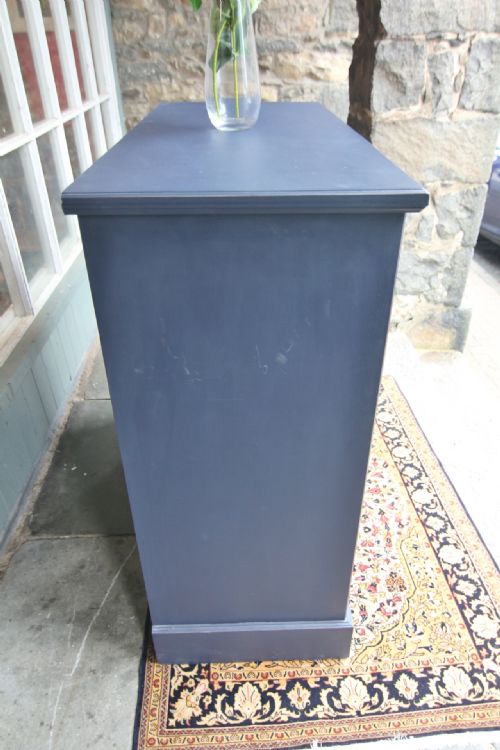 LARGE EDWARDIAN PAINTED CHEST OF FIVE DRAWERS - ADDITIONAL PHOTO 3