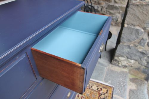 LARGE EDWARDIAN PAINTED CHEST OF FIVE DRAWERS - ADDITIONAL PHOTO 5