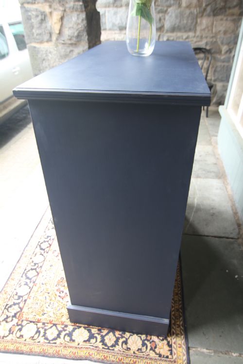 LARGE EDWARDIAN PAINTED CHEST OF FIVE DRAWERS - ADDITIONAL PHOTO 7