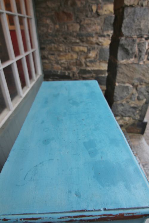 19TH CENTURY PAINTED FIVE DRAWER CHEST OF DRAWERS - ADDITIONAL PHOTO 5
