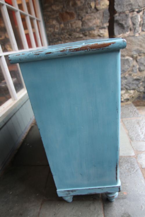 19TH CENTURY PAINTED FIVE DRAWER CHEST OF DRAWERS - ADDITIONAL PHOTO 7