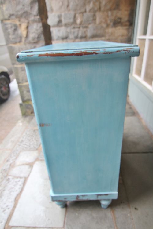 19TH CENTURY PAINTED FIVE DRAWER CHEST OF DRAWERS - ADDITIONAL PHOTO 8